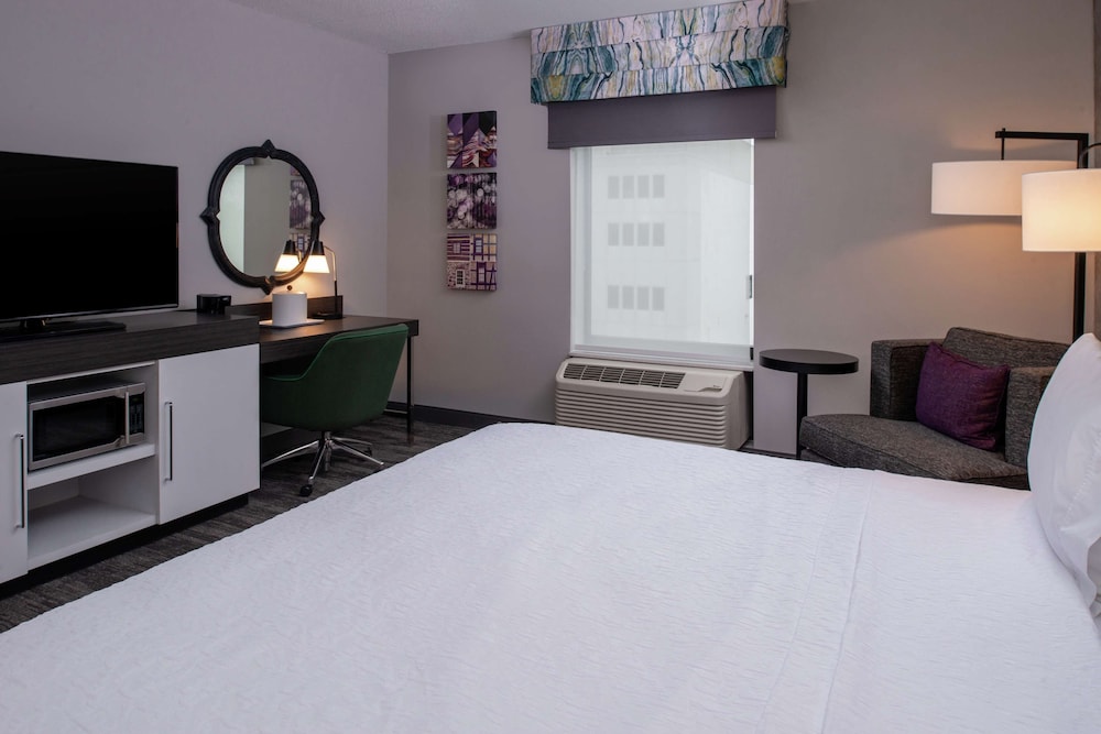 Hampton Inn & Suites Winston Salem Downtown - photo 25