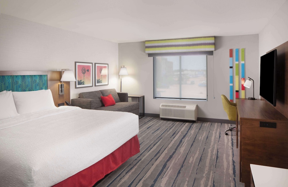 Hampton Inn Ogallala - photo 9