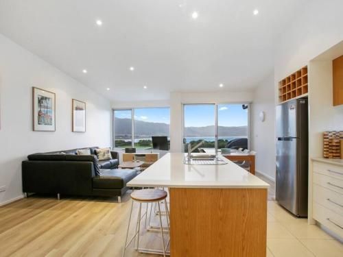 Bay Vue Absolute Oceanviews — 4-Star Luxury Hotel in Apollo Bay, Australia