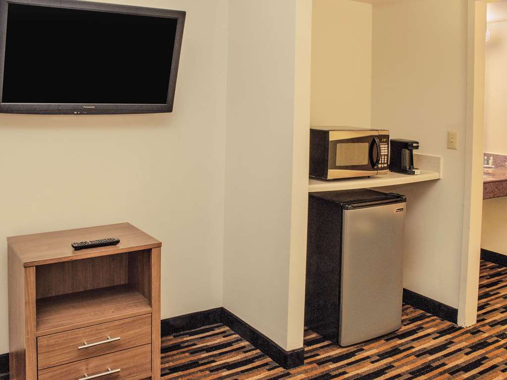 Quality Suites Lake Wright Norfolk Airport - photo 20