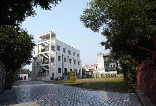 Yu turn - carbon neutral hotel in Greater Noida