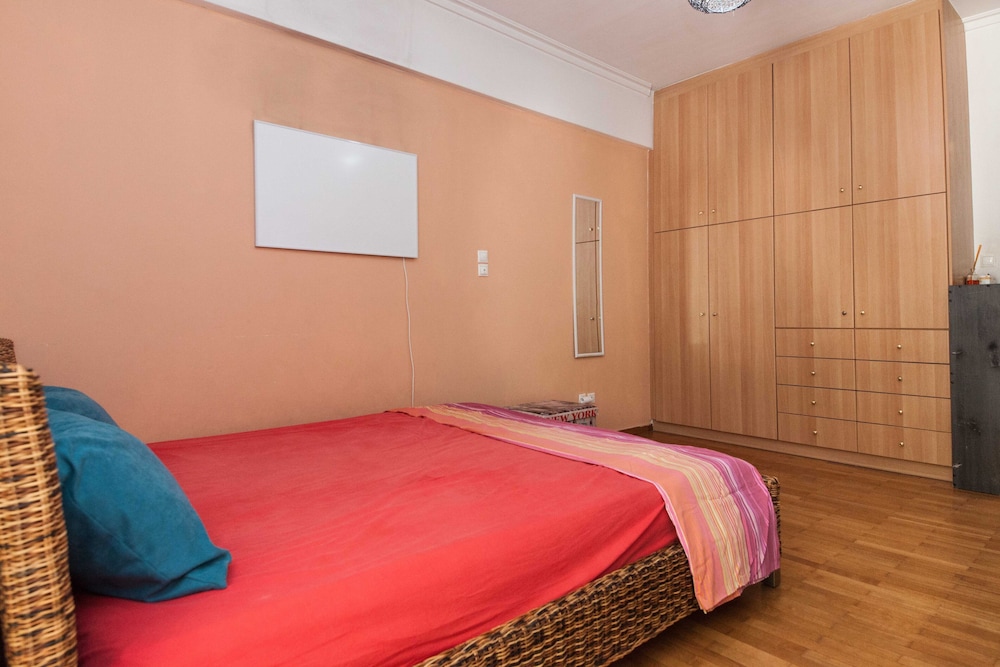 Modern 2 Bd Kipseli Hideaway Patio Apt — 4-Star Luxury Hotel in Athens, Greece