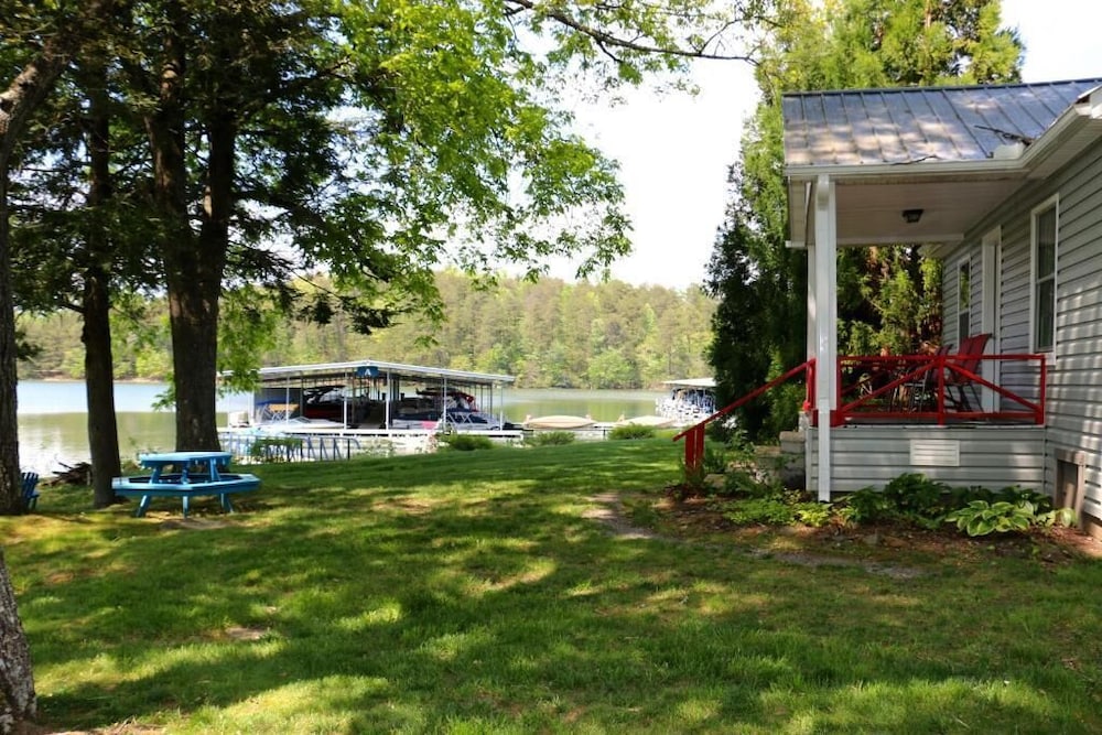 Boundary Waters Resort & Marina - photo 14