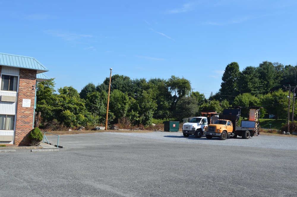 Budget Inn of Claypool Hill - photo 30
