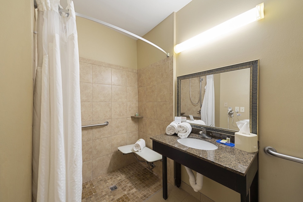 Holiday Inn Express Bloomington West by IHG - photo 13
