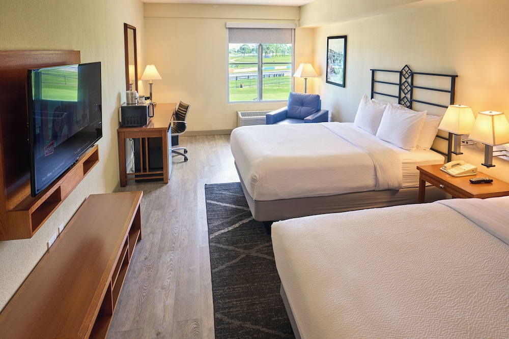 SEVEN Sebring Raceway Hotel - photo 16