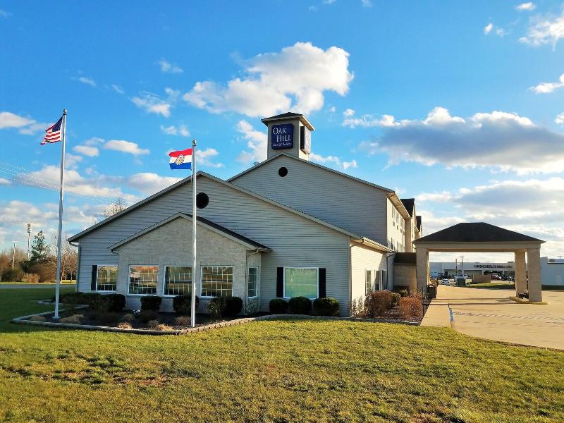 Oak Hill Inn & Suites - photo 5