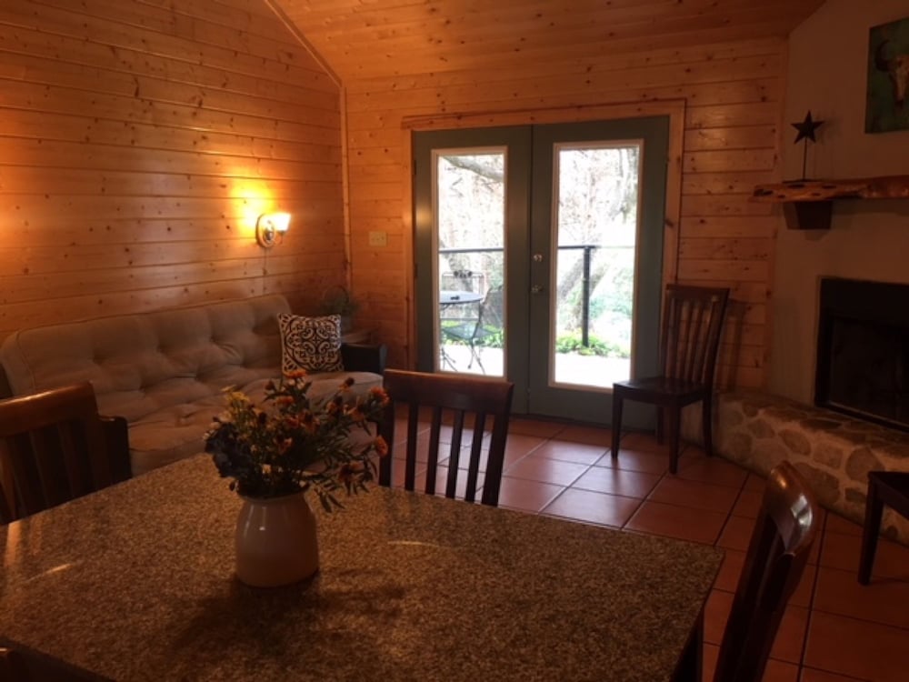 Frio Springs Lodges - photo 17