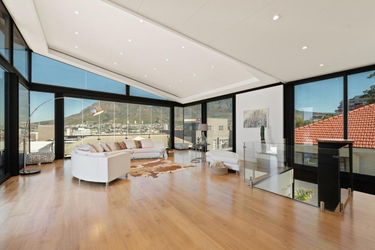 The Lookout Panoramic 4 Bedroom House with free Wifi and Pool