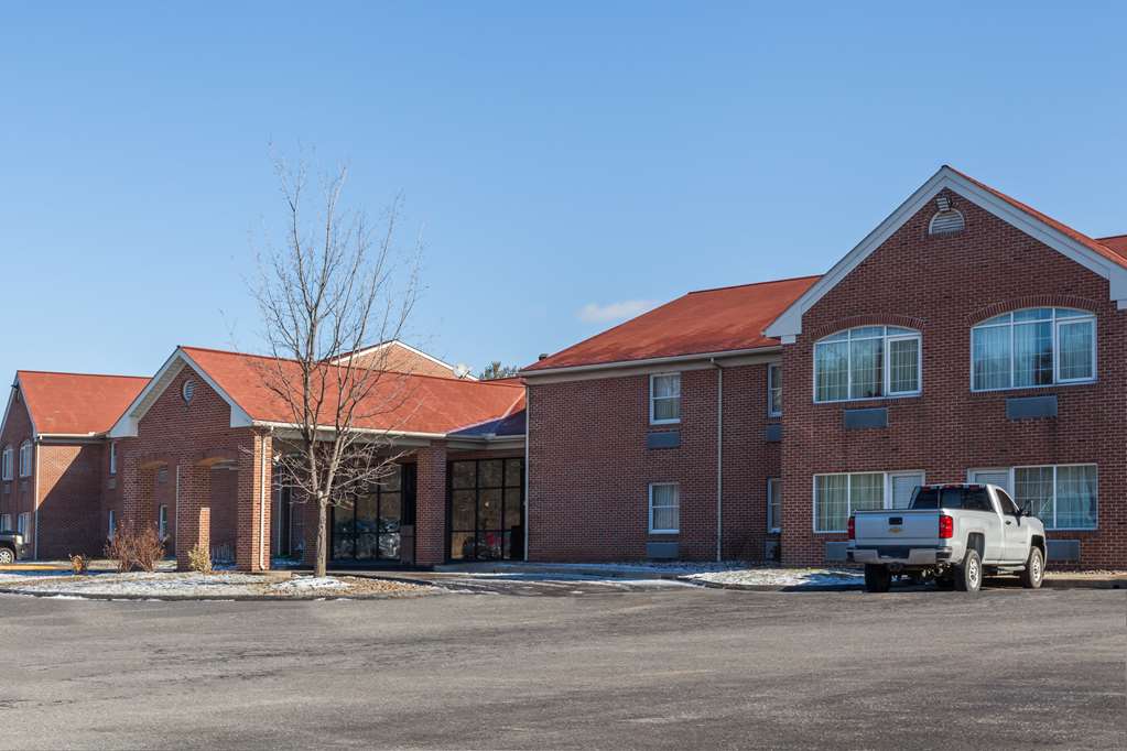 Days Inn & Suites by Wyndham Lancaster Amish Country in Lancaster, United States