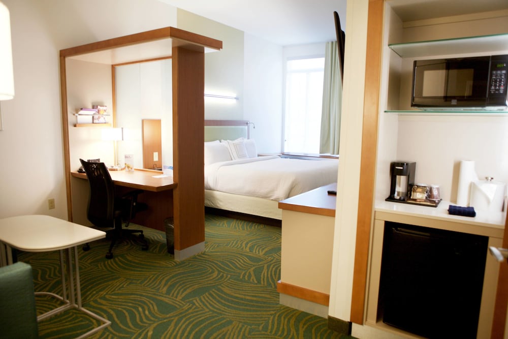 Springhill Suites Wichita Airport - photo 9
