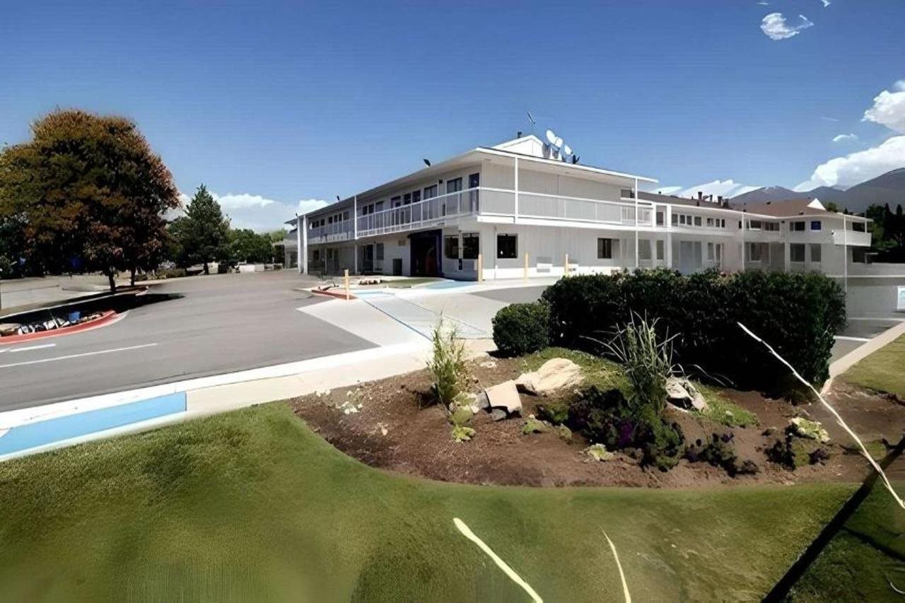 Super 8 by Wyndham Woods Cross Salt Lake City North — hotel in Woods Cross
