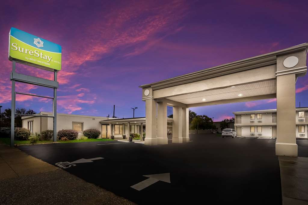 SureStay Hotel by Best Western Columbus Downtown pet-friendly hotel Columbus