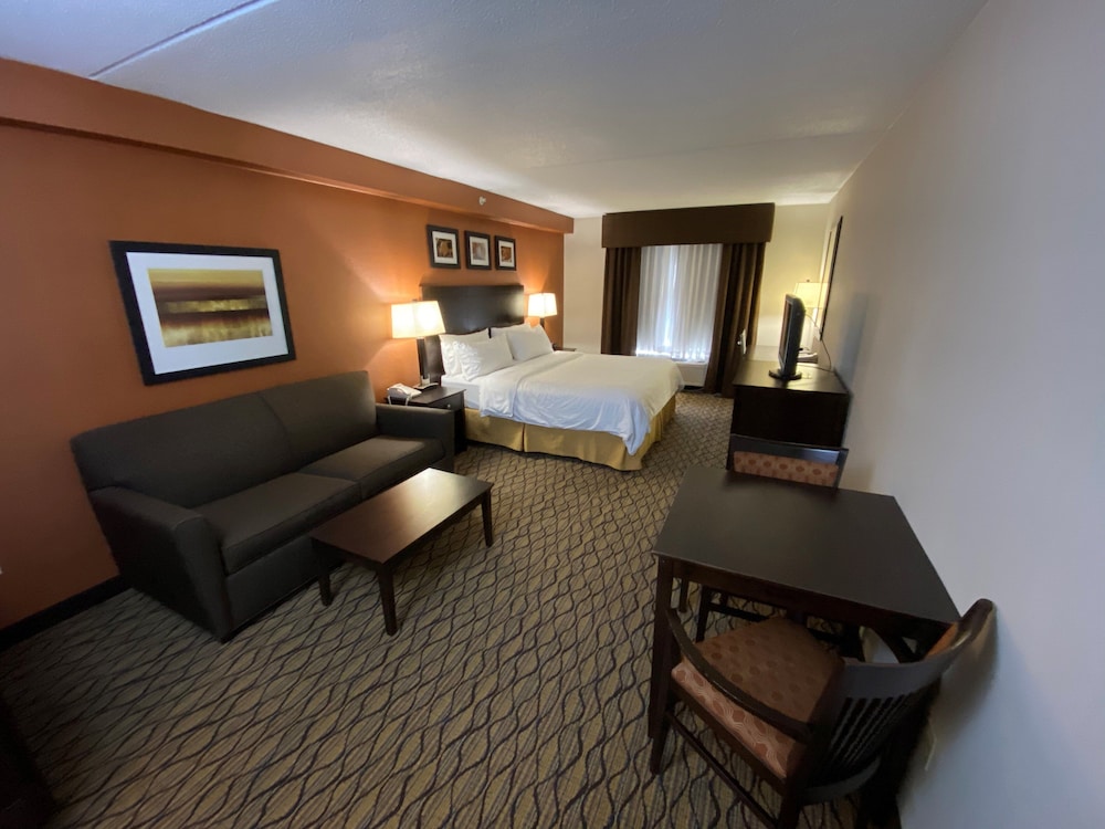 Holiday Inn Express Hotel & Suites Danbury I 84 an IHG Hotel - photo 2