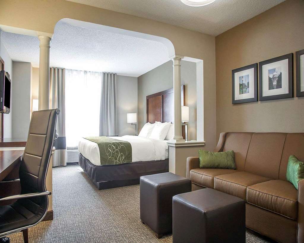 Comfort Suites West Warwick Providence - photo 10