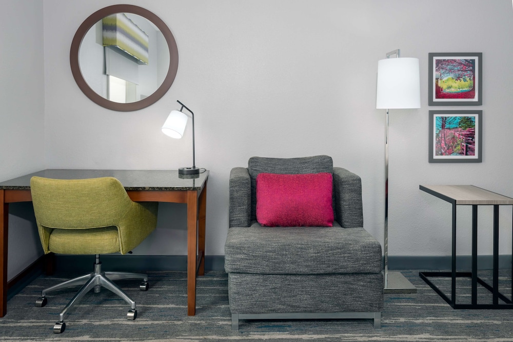 Hampton Inn & Suites Winston Salem University Area NC - photo 12