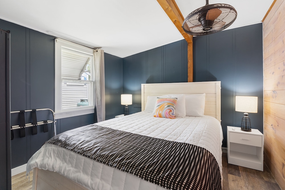 The Beaches Motel & Cottages - photo 12