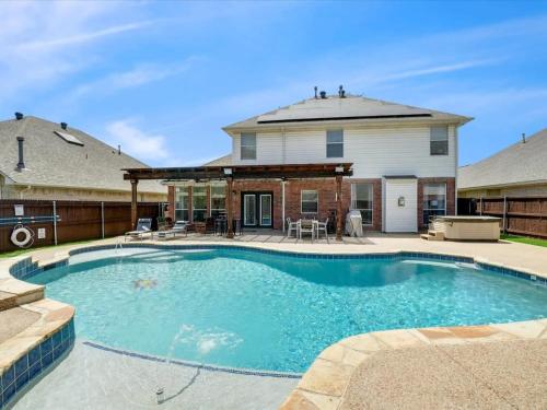 The Best Of Dfw Pool Hot Tub Cinema Room — Haltom City