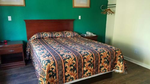 Victory Motel Inn - photo 13