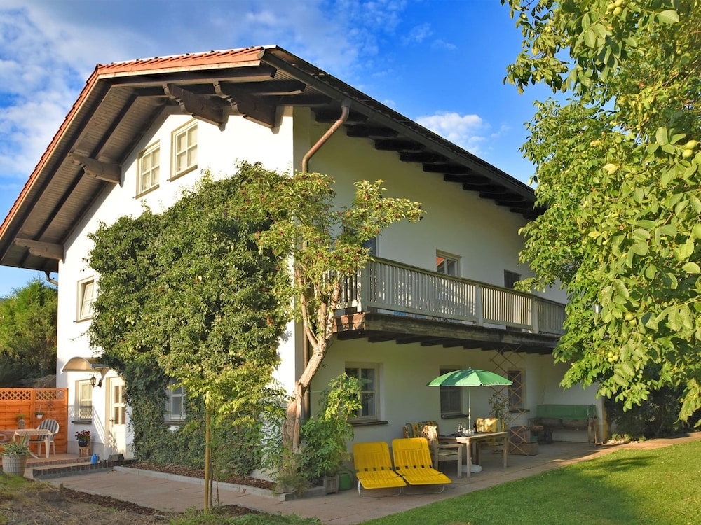 Tranquil Garden Apartment — 4-Star Luxury Hotel in Regen, Germany