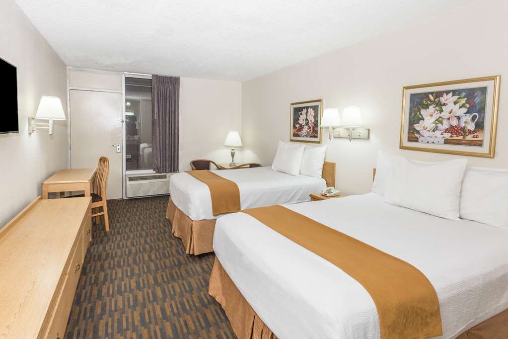 Days Inn by Wyndham Adel I 75 - photo 13