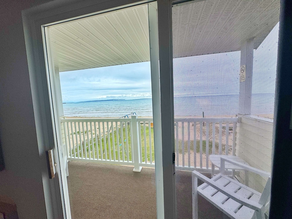 Beachcomber of Mackinaw - photo 55
