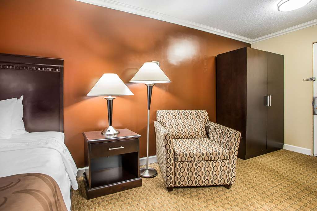 Quality Inn O'Hare Airport - photo 21