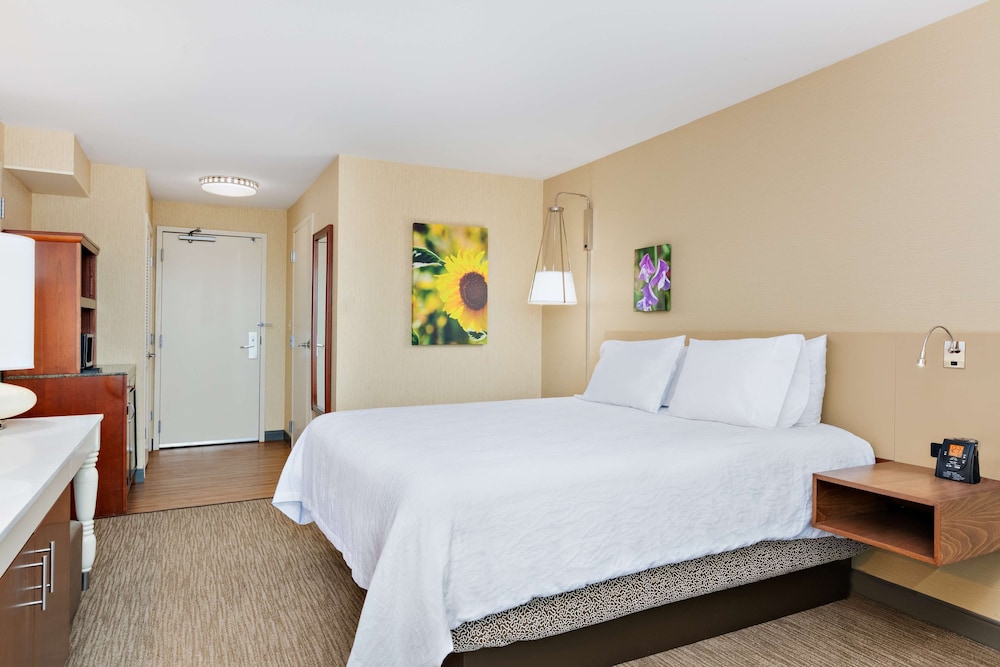 Hilton Garden Inn Folsom - photo 13