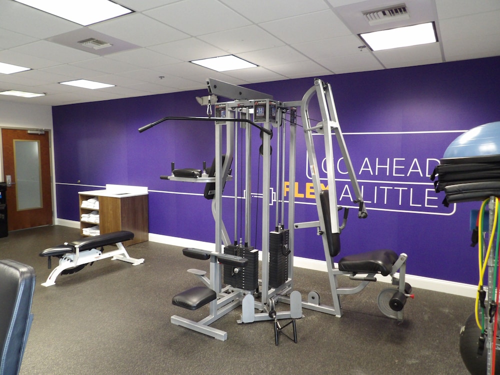 Holiday Inn Express & Suites Huntsville Airport by IHG - photo 13