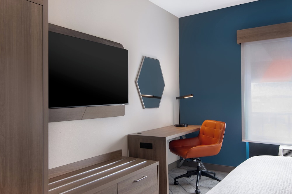 Holiday Inn Express Hotel & Suites Prattville South by IHG - photo 14