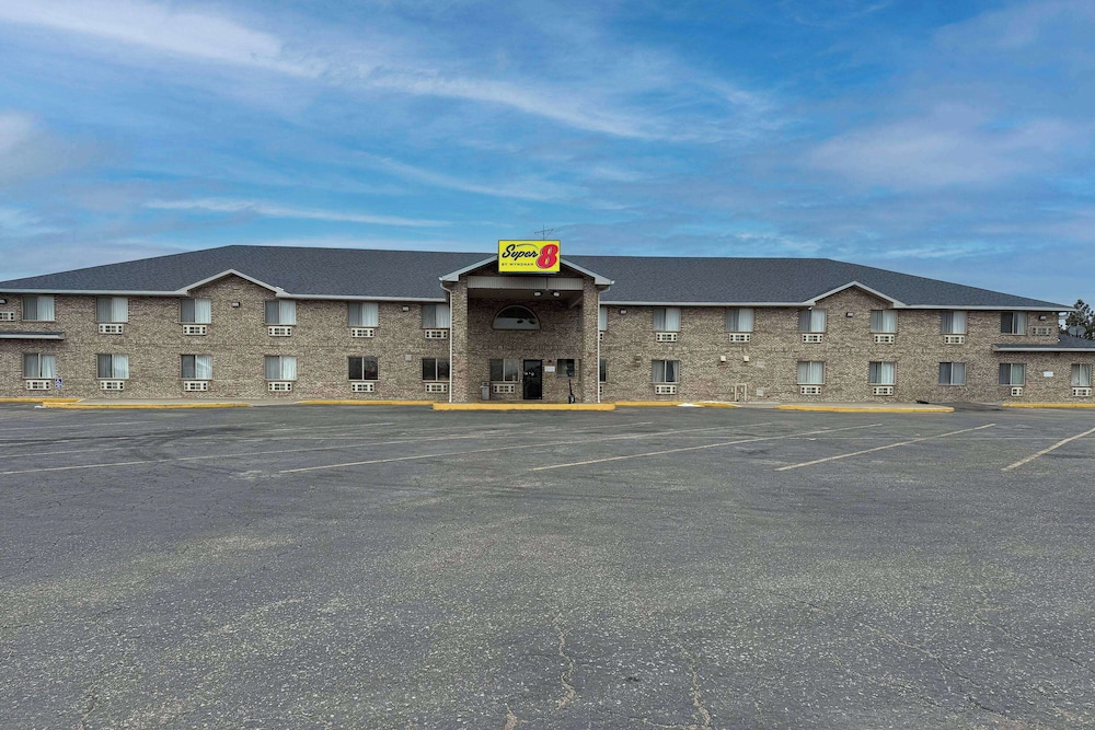 Super 8 by Wyndham Cozad - photo 18