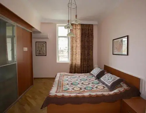 Apartament 3 bedrooms Centr — 4-Star Luxury Hotel in Baku, Azerbaijan