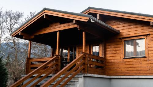 Riverside Forest Retreat Chalet — 4-Star Luxury Hotel in Karpenisi, Greece