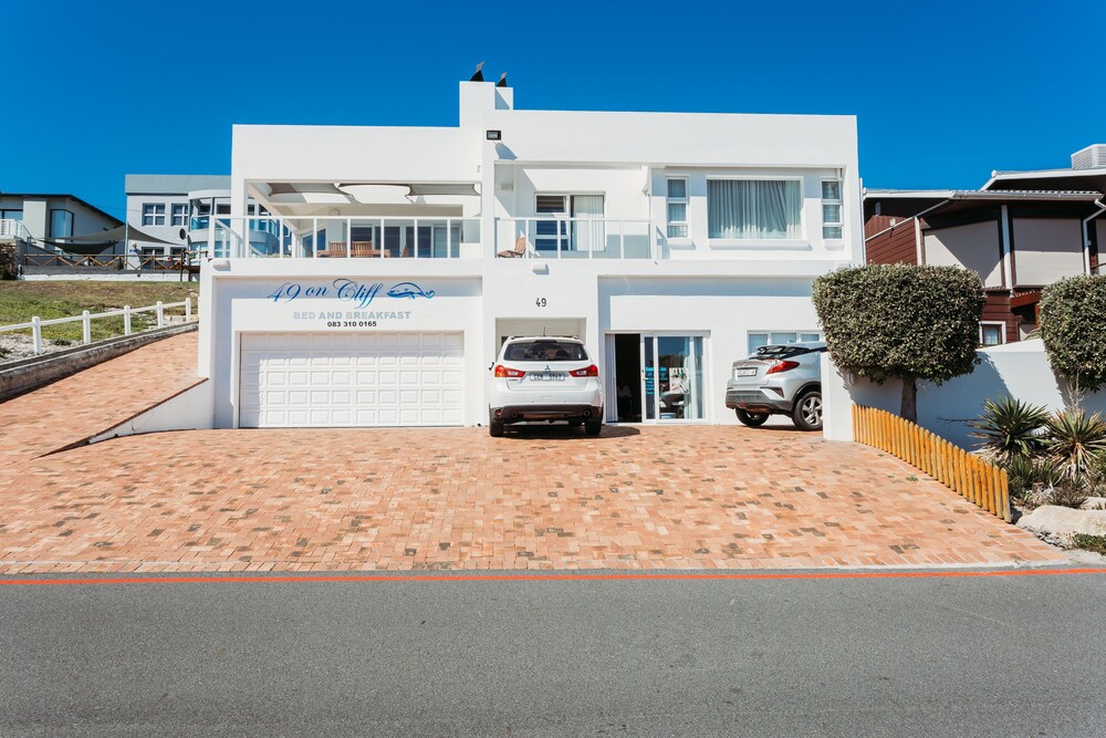 49 on Cliff in Hermanus, South Africa