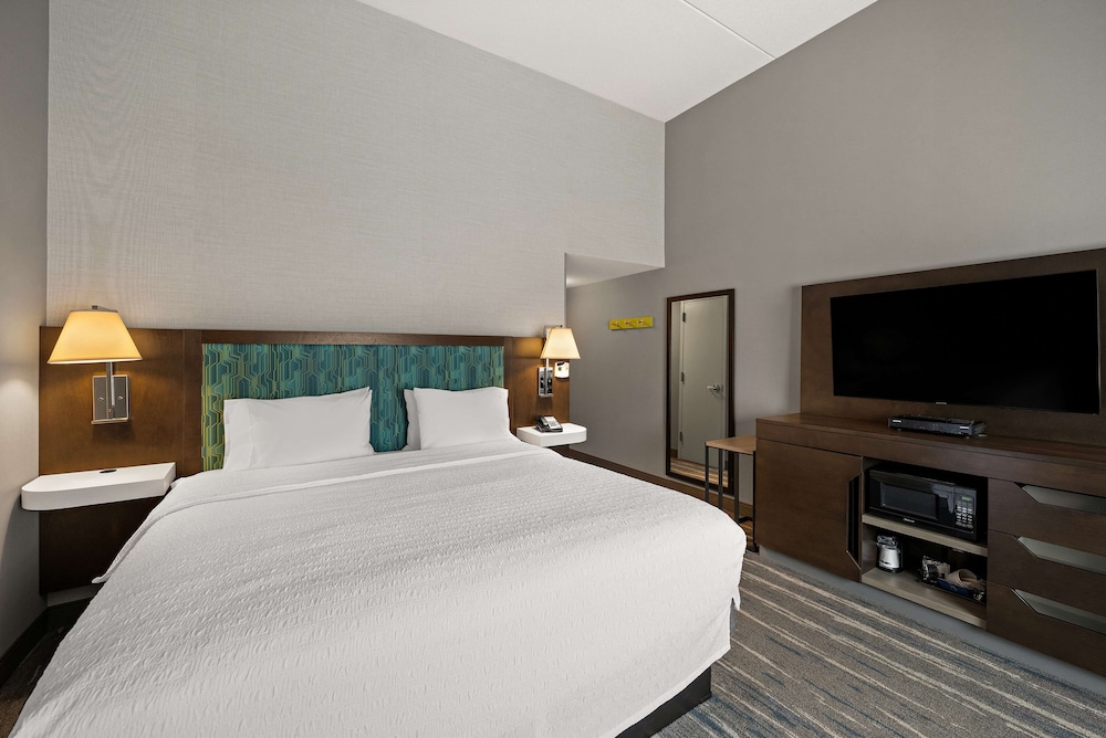 Hampton Inn & Suites Poughkeepsie - photo 12