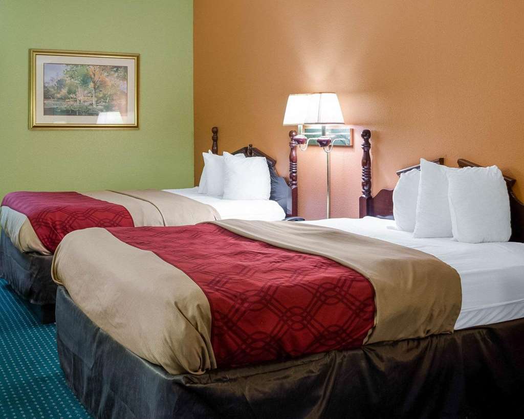 Econo Lodge Canton I 55 - photo 8