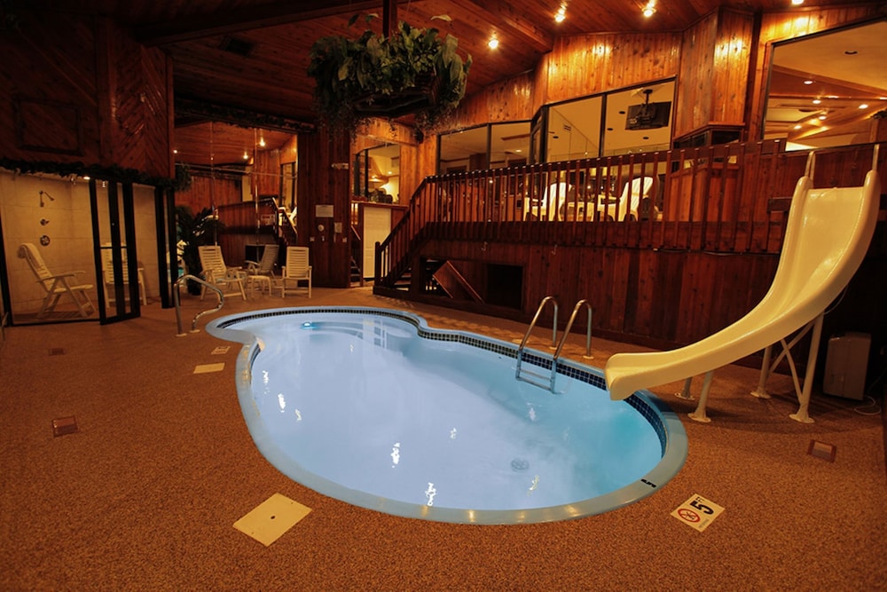 Sybaris Pool Suites Indianapolis - photo 39