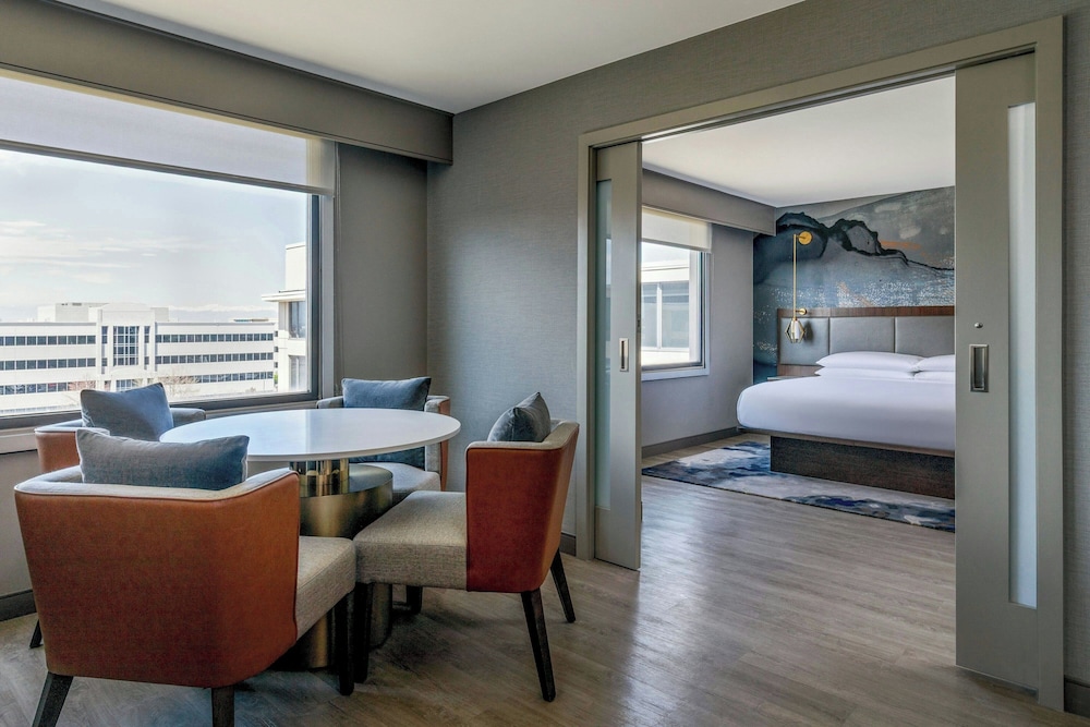 Marriott Denver Airport at Gateway Park - photo 16