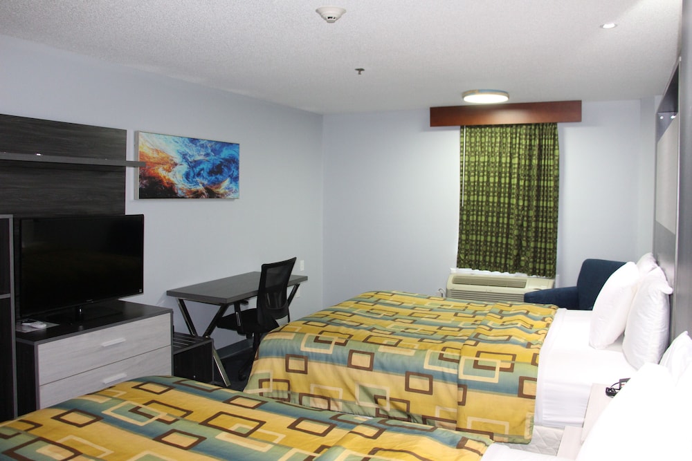 Douglas Inn And Suites - photo 6
