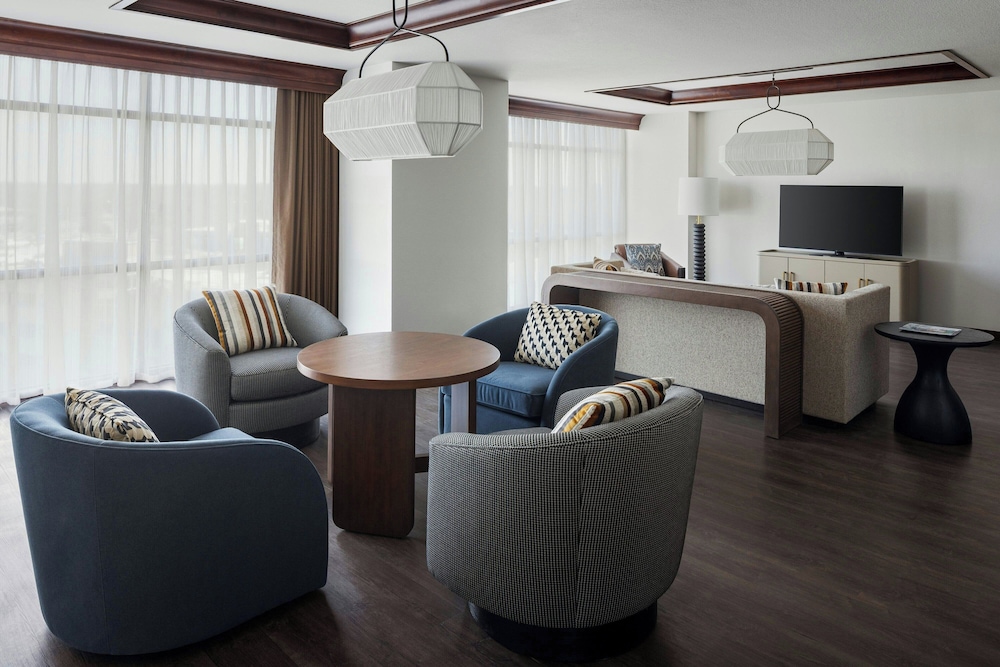 Bloomington Normal Marriott Hotel & Conference Center - photo 18
