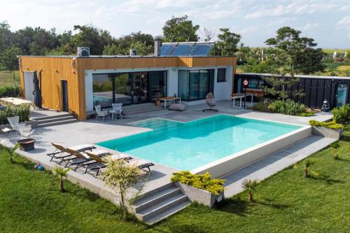 Kuib de Berze Retreat - carbon neutral hotel in Progresu