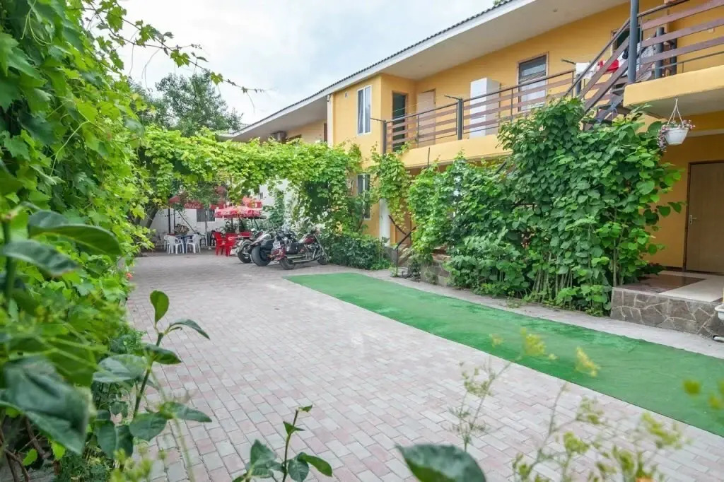Cha Cha Guest House 20997318 — Feodosiya
