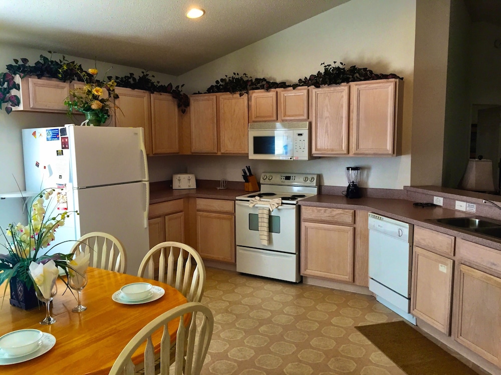 Florida Finesse Property Management - photo 18