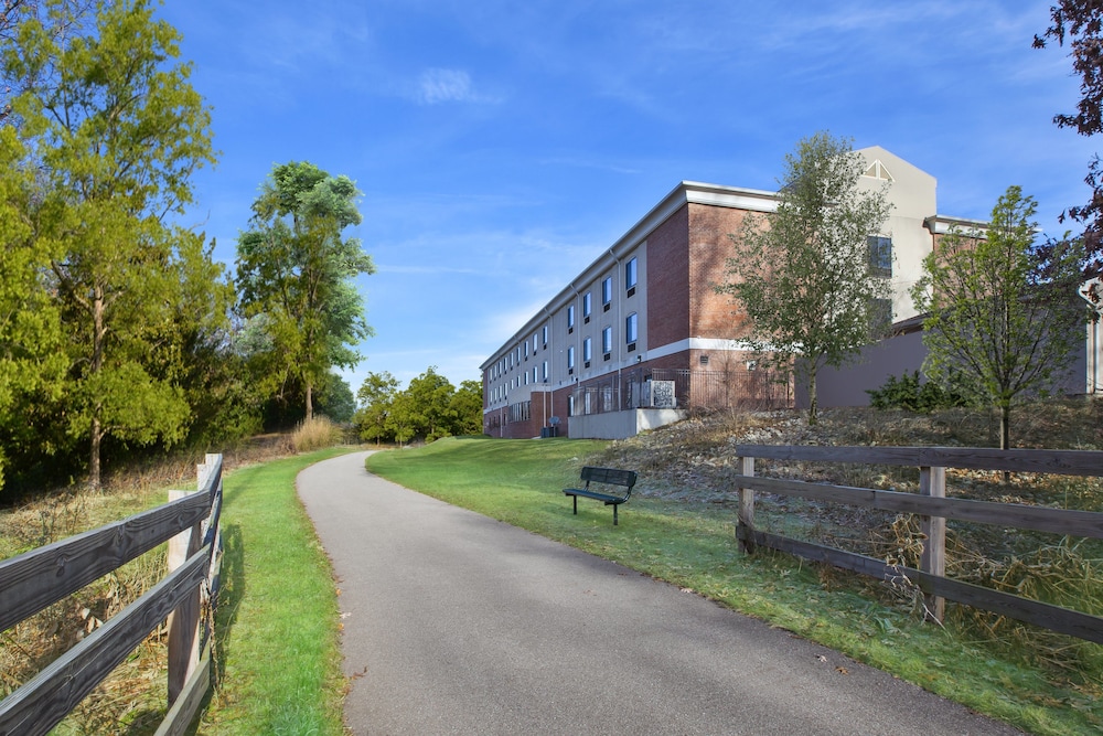 Holiday Inn Express Hotel & Suites Niles by IHG - photo 47
