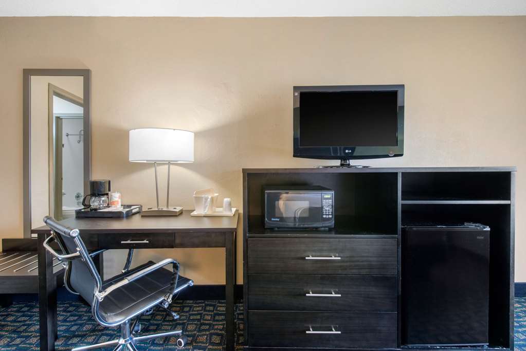 Quality Inn & Suites Brooksville I 75 Dade City - photo 9