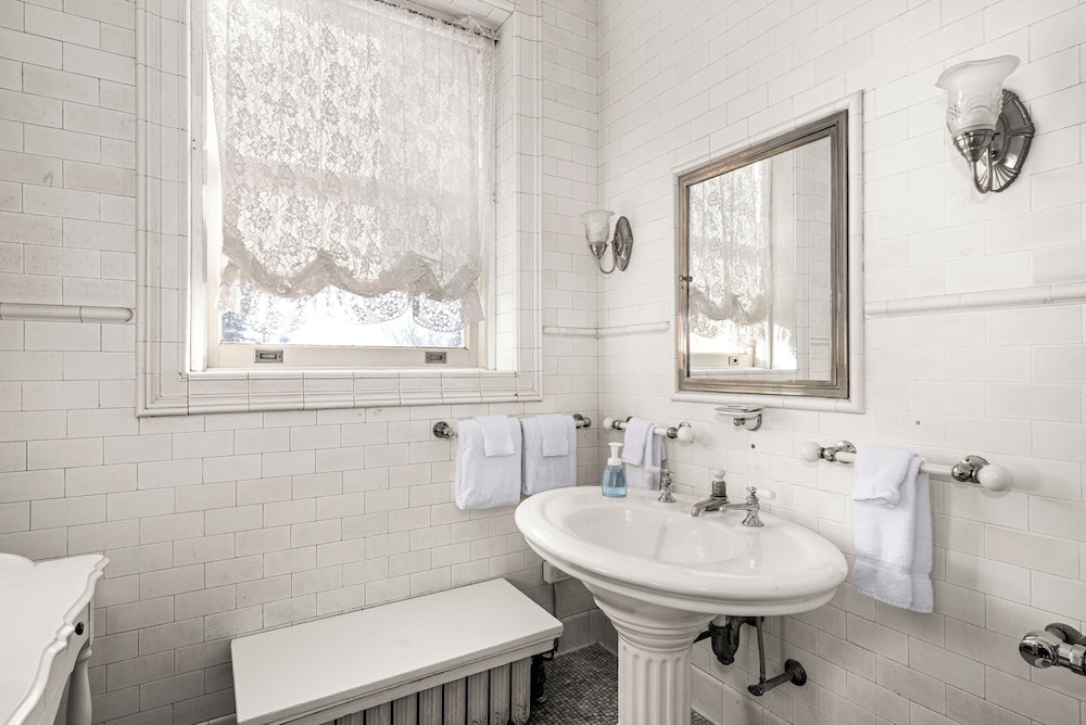 Historic Cotton Mansion Duluth Boutique Hotel - photo 52