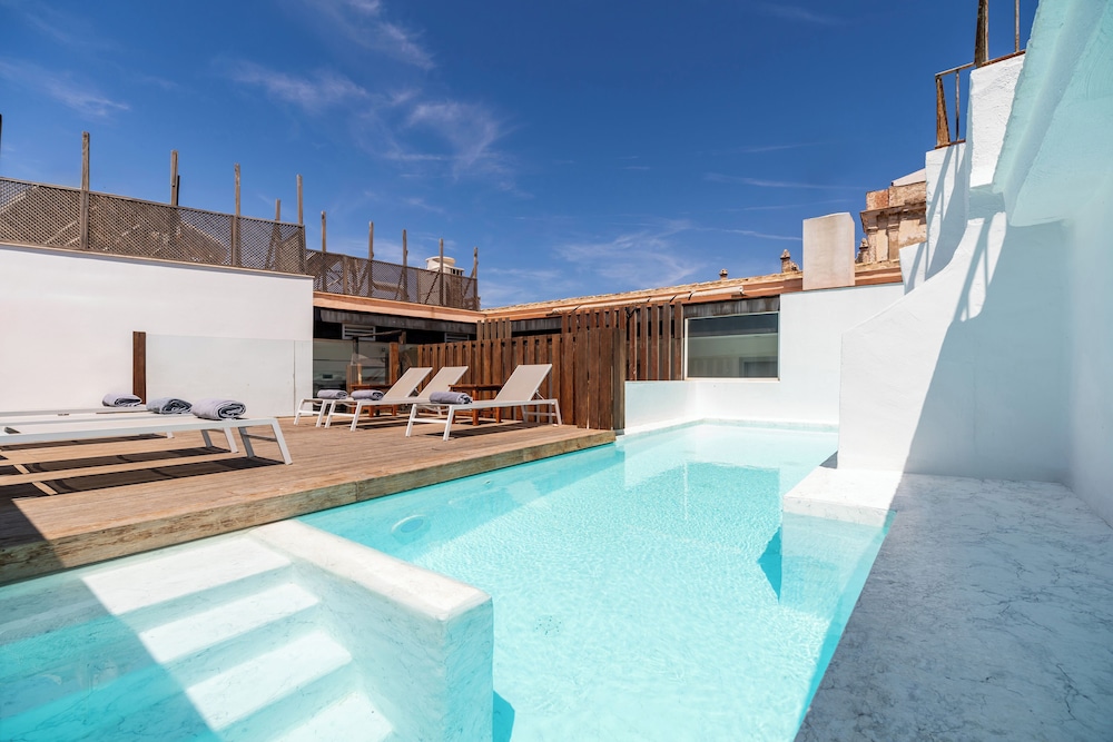 Hotel Aristoy by Grupo Tribu — carbon neutral stay, Tarifa