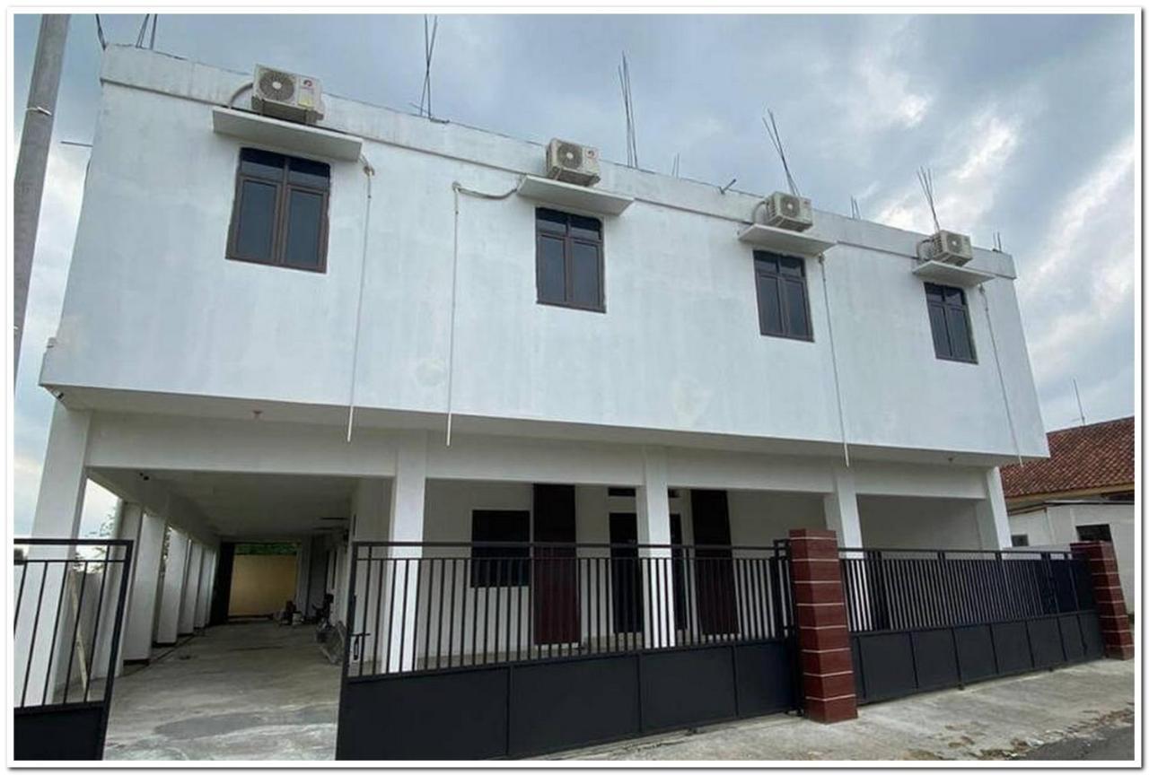 RedDoorz Syariah near Universitas Jenderal Soedirman 2 in Purwokerto, Indonesia