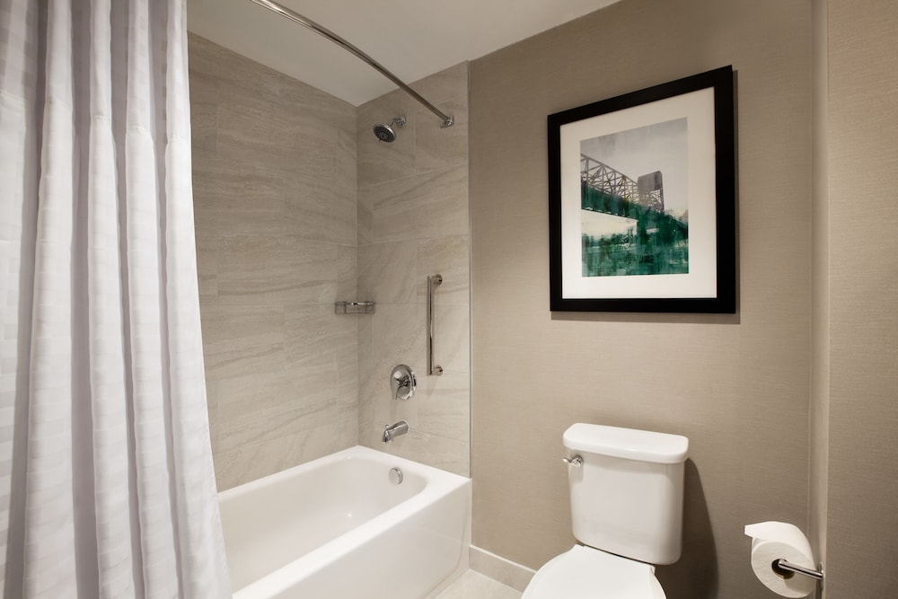 Embassy Suites by Hilton Wilmington Riverfront - photo 20