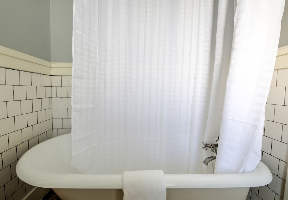 Hotel Charlotte - photo 21